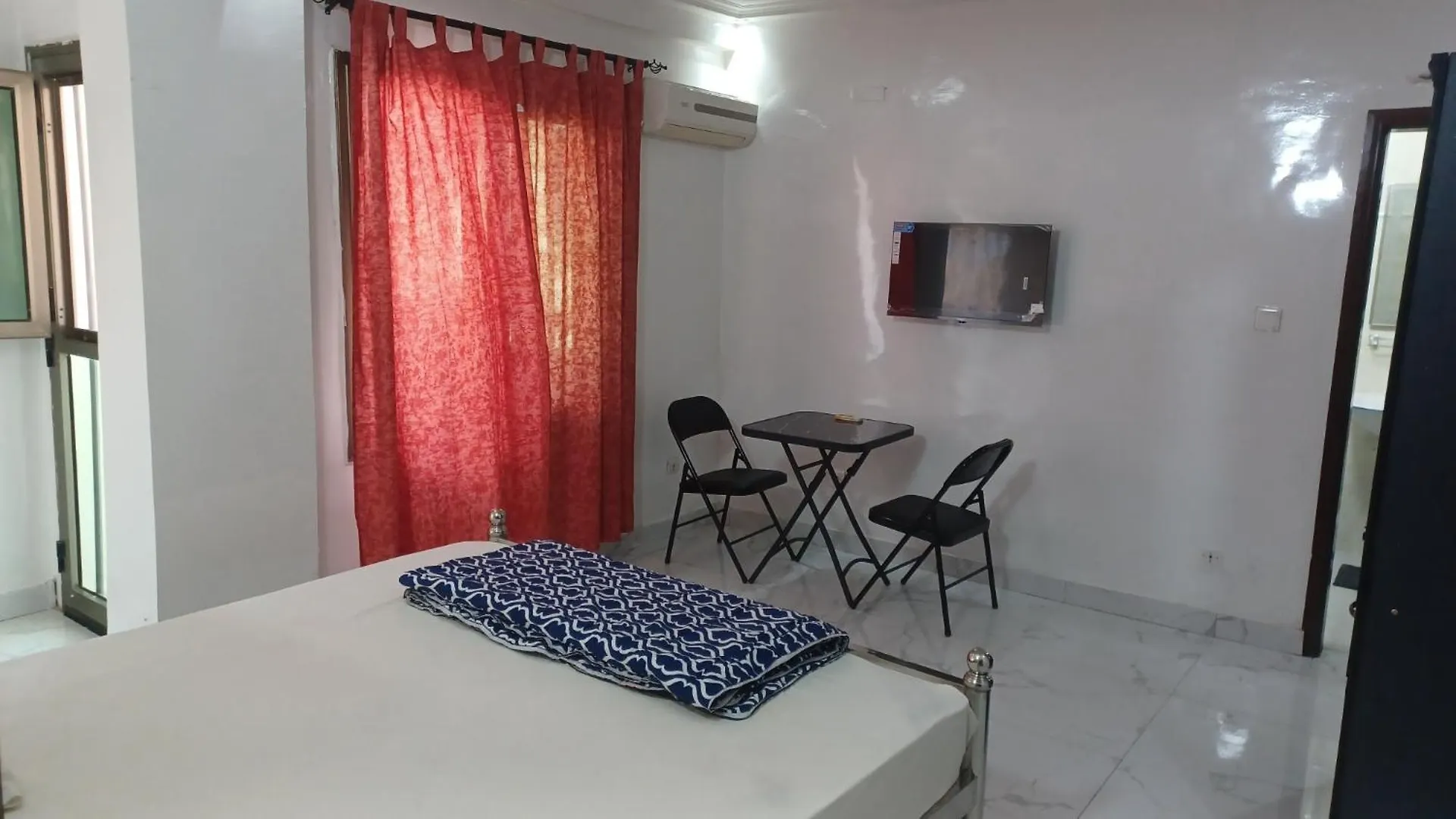 Chambre Dakar 0*,  Senegal